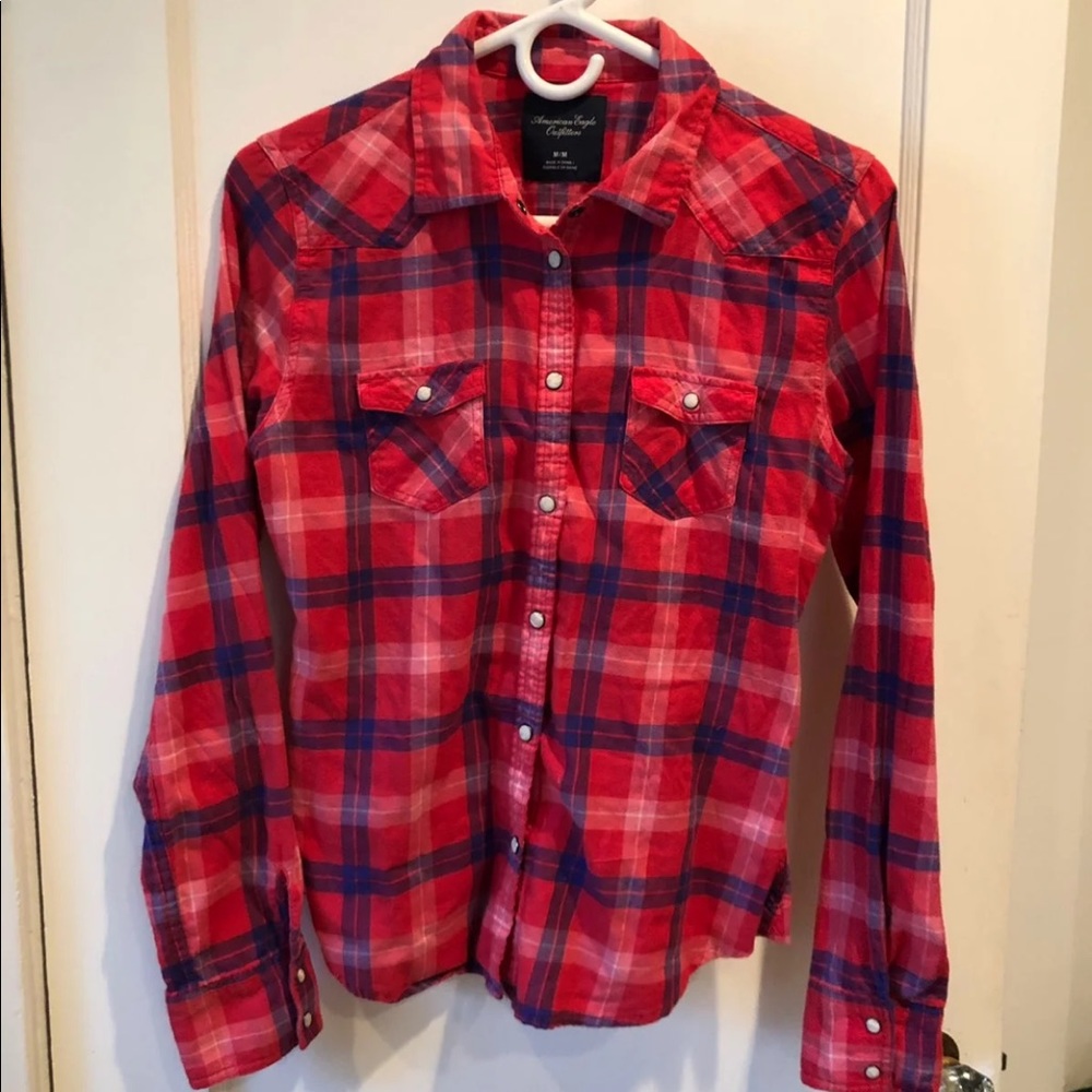 AE women’s plaid shirt